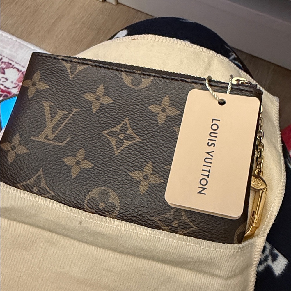 Louis Vuitton Brown Monogram key pouch S - Picture 8 of 9